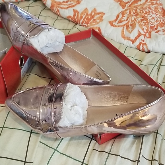 Rose gold flats - Picture 3 of 3